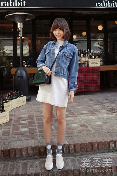 牛仔外套搭配案例 内搭连衣裙最美